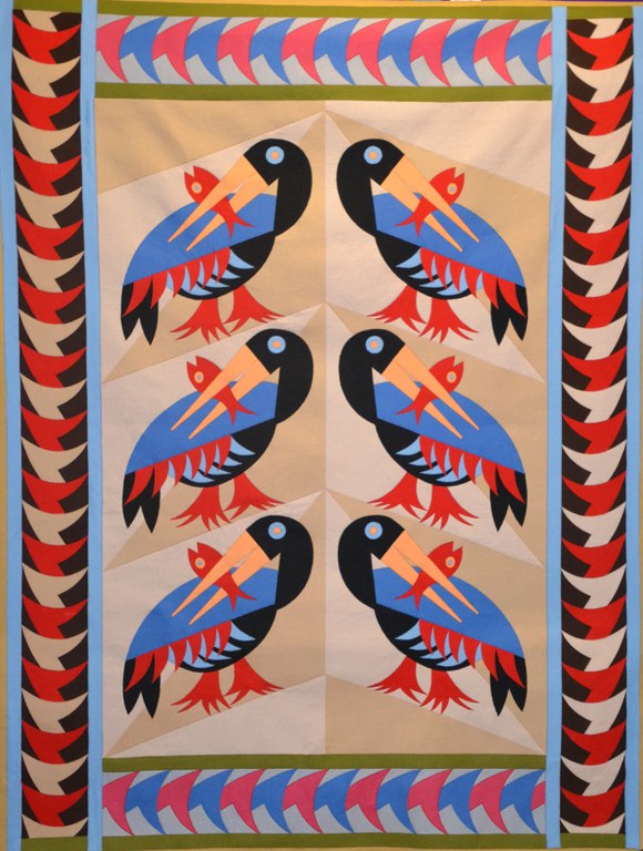 Pellicani con pesce T23073