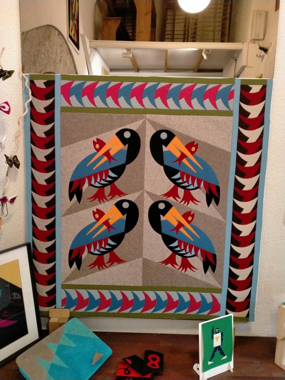 4 Pellicani con pesce T24009